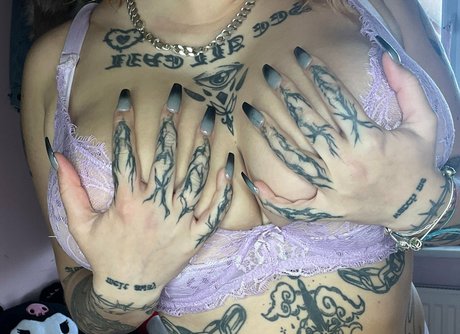 LilelizaJ ポルノスター ヌード 写真