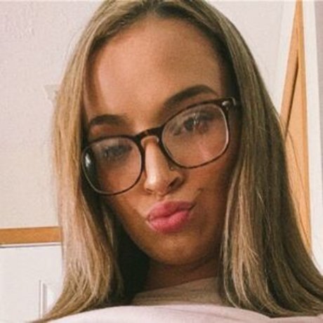 Haleytany xxxモデル 写真