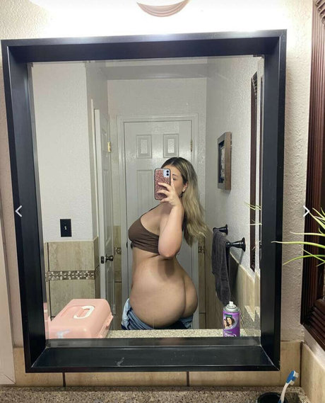 スキニーモデルオンリーファンズ えろた 画像