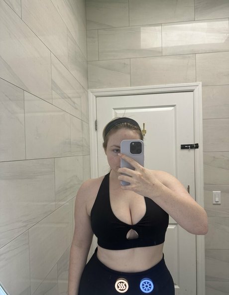 Brecht Apologist エロティック女優 写真