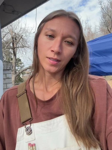 ヌード無料オンリーファンズ ヌード 画像