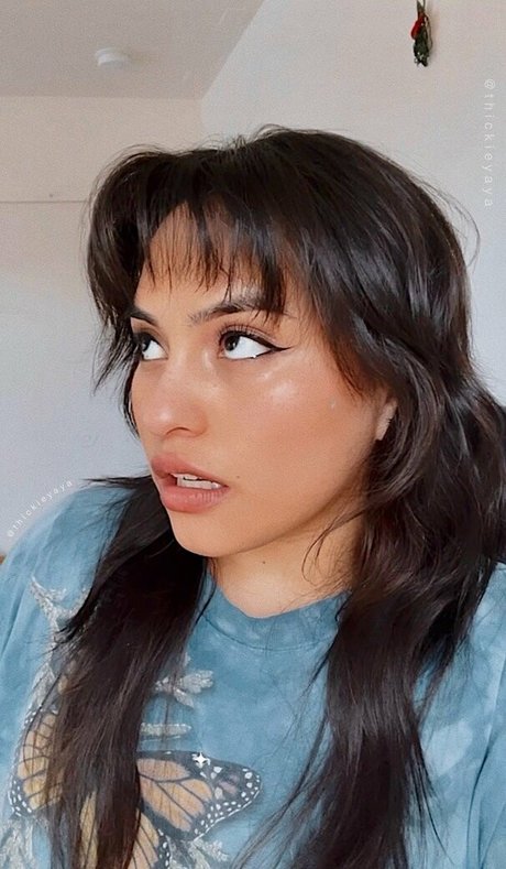 Yaya They ポルノスター HD 写真