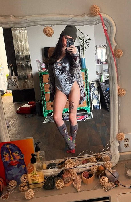 Emma Lilly ヌード女優 写真