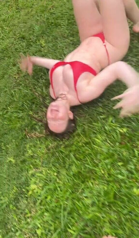 ぽっちゃりブロンドのオンリーファンズ 可愛い 写真