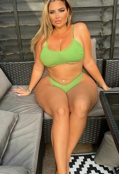 Hannah Olivia ヌードモデル 写真