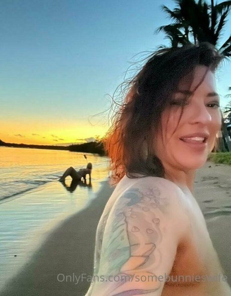 somebunnieswife セクシーなスター 画像