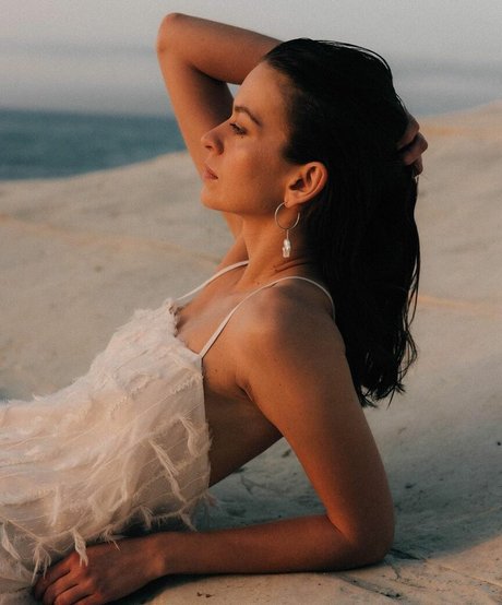 Magorzata Mikoajczak セックスモデル 画像