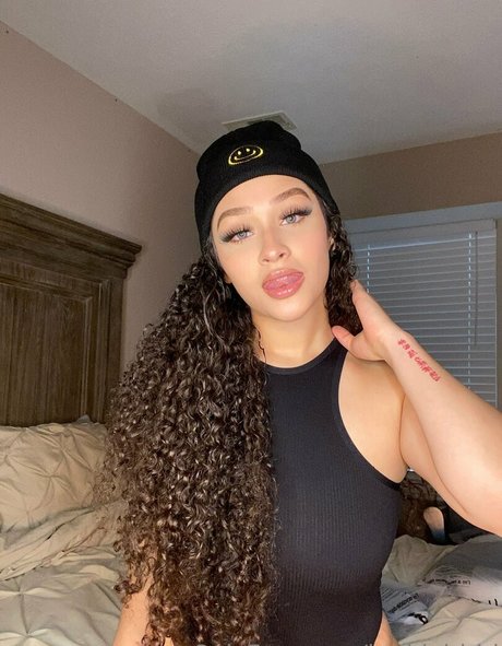 baddgirlriri 裸の女優 画像