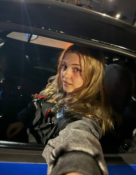 Nefffss セクシーモデル 写真