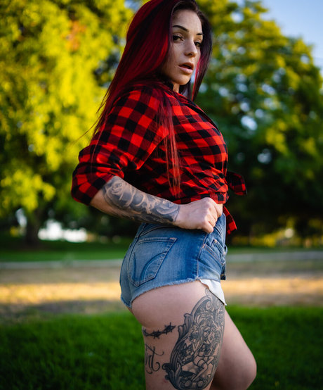 Sinnful official セックスモデル 写真