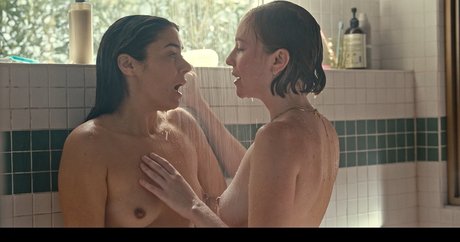 Hannah Einbinder トップモデル 写真