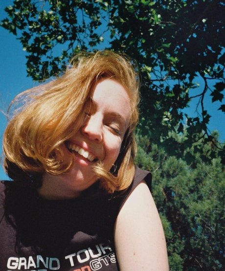 Hannah Einbinder ポルノスター HD 写真