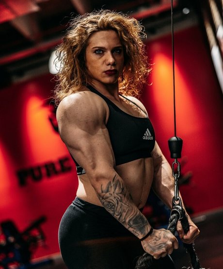 Anna Cicerelli 美しい女優 写真