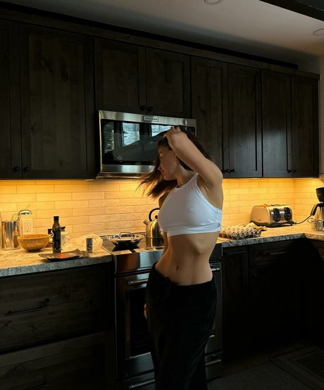 Alina garage ヌードモデル 写真