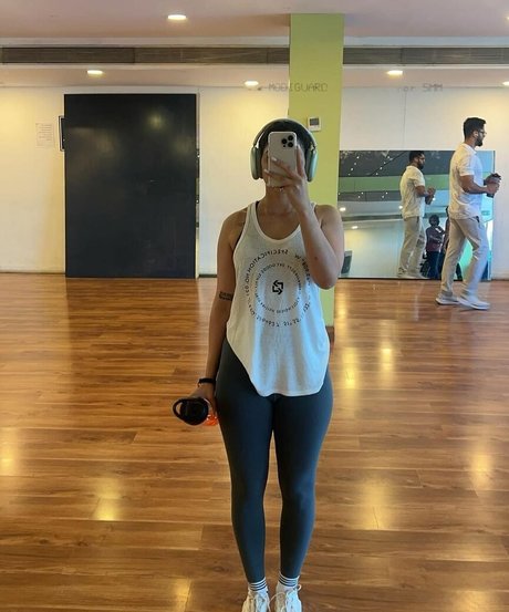 Fiza Choudhary ポルノ女優 ギャラリー