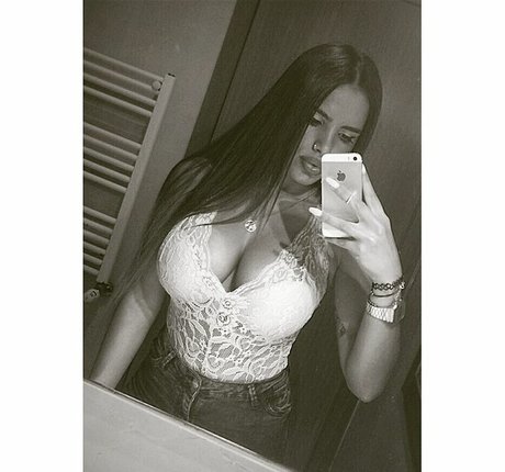 Kika 完璧なスター 写真