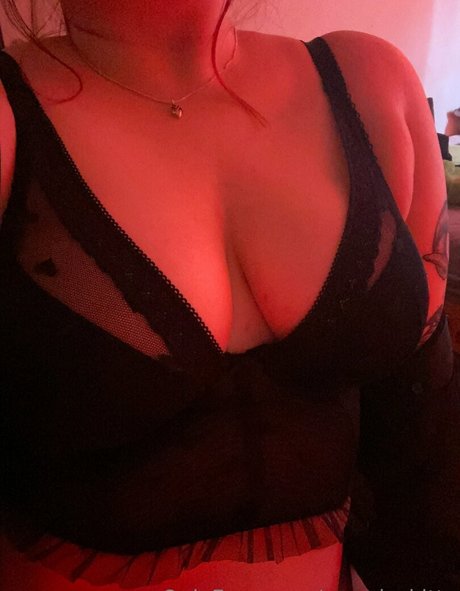 中出し 主観 オンリーファンズ ホット 写真