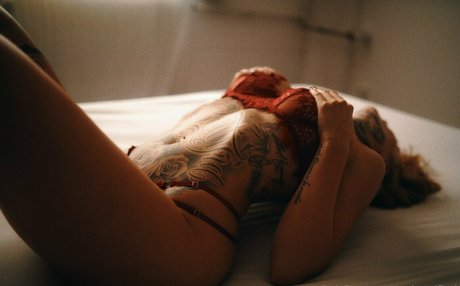 40歳のオンリーファンズ 裸 画像