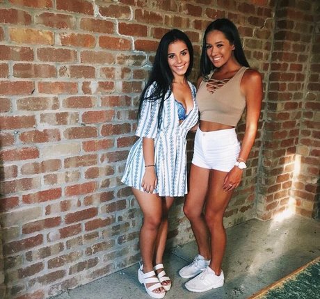 ブルネットのPOV オンリーファンズ アートヌード 写真