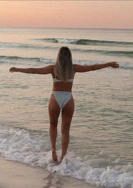 Maddie Perry 美しいモデル 画像