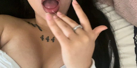 Indicablu444 ポルノモデル 写真