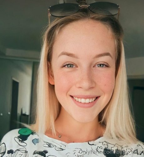 baby nika ポルノスター 裸 画像