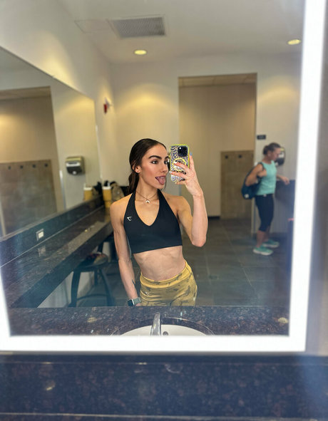 巨乳3P オンリーファンズ セクシーヌード ギャラリー