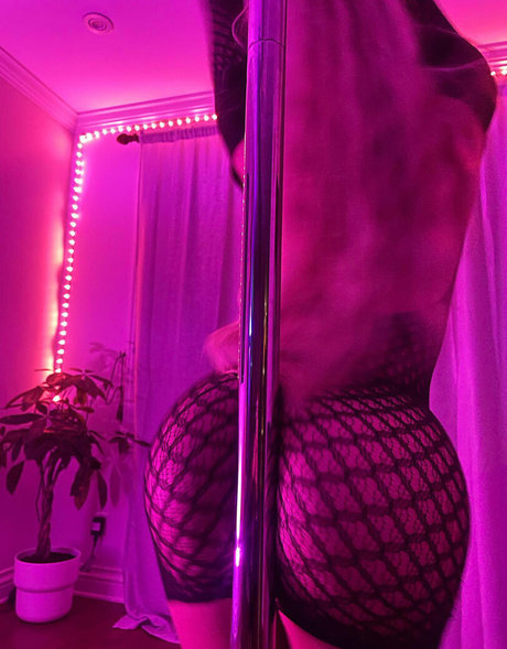 尖ったおっぱいオンリーファンズ ホットヌード アーカイブ