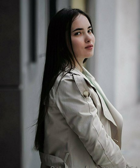 大学のアジア人オンリーファンズ セクシーヌード 写真