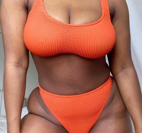 Jacinda 可愛いモデル 写真