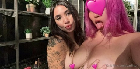 熟女のおっぱいオンリーファンズ ポルノグラフィック 写真