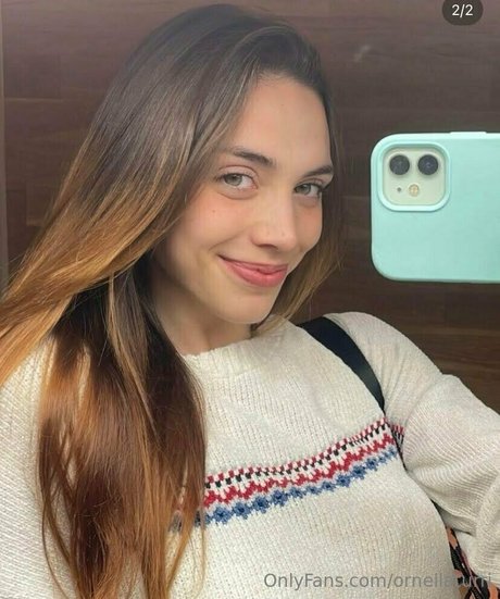 ornellaturri ホットモデル 写真