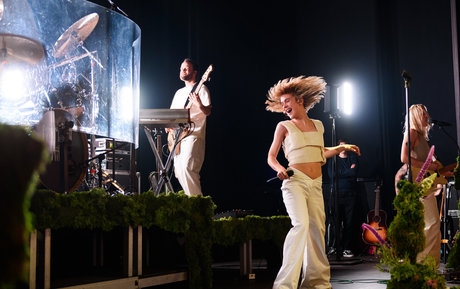 Pommelien Thijs ポルノスター ヌード 画像