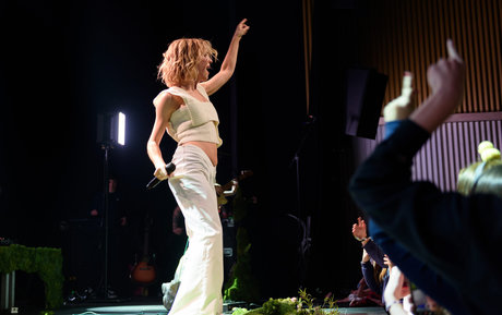 Pommelien Thijs ポルノスター パーフェクト 画像