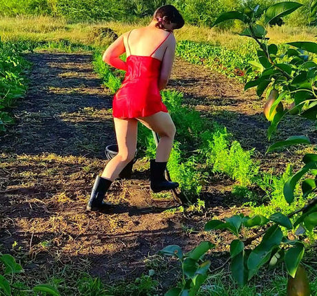 曲線美のブロンドオンリーファンズ 美しいヌード ギャラリー