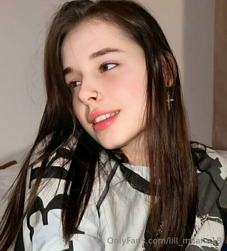 金髪の小人オンリーファンズ エロ ギャラリー