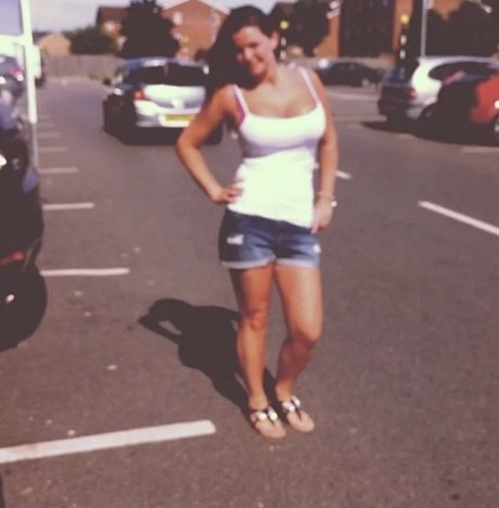 Tasha Holz セクシーなスター 画像