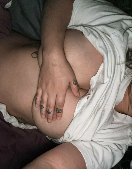 ask4iris 裸の女優 写真