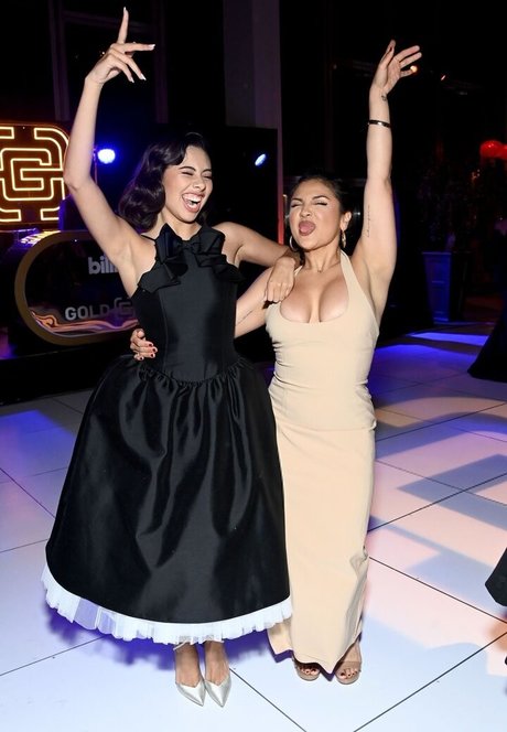 Xochitl Gomez xxx女優 写真