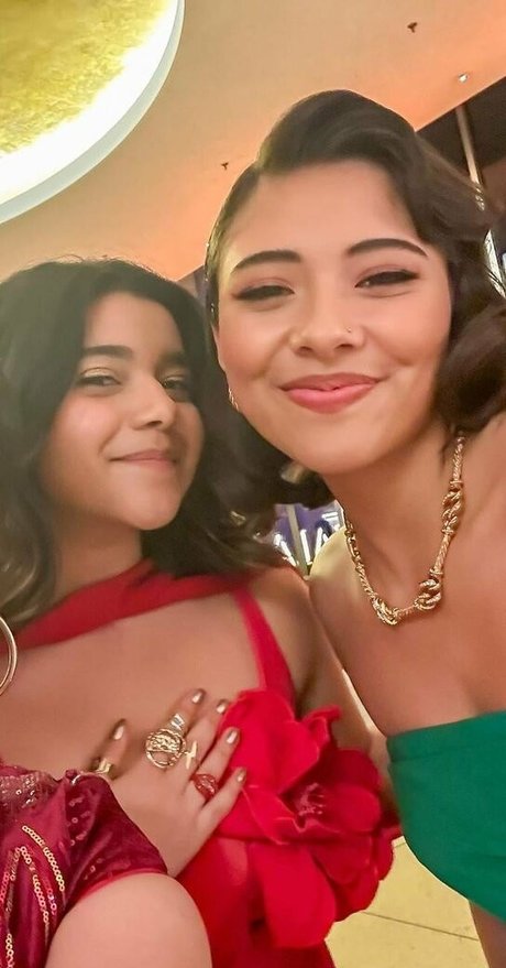 Xochitl Gomez ホットなモデル ギャラリー