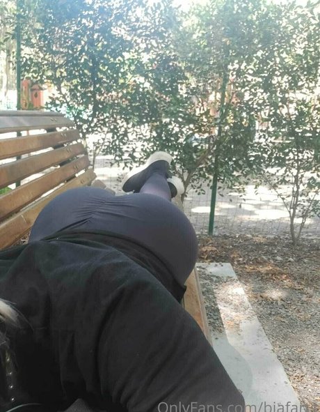 bia farts 裸の女優 ギャラリー