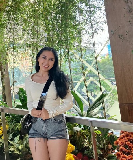 nininplays HDポルノスター 写真