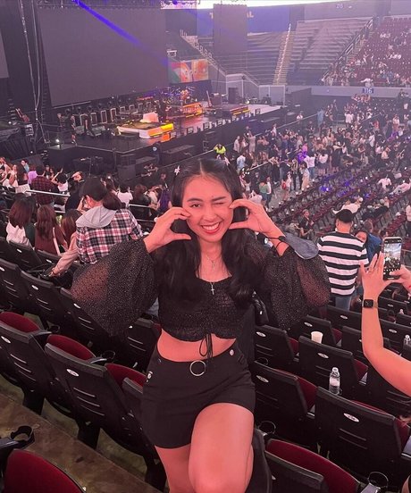 nininplays ヌードスター 写真