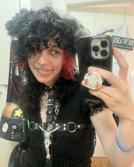 CanineCrucifix ヌードスター 写真