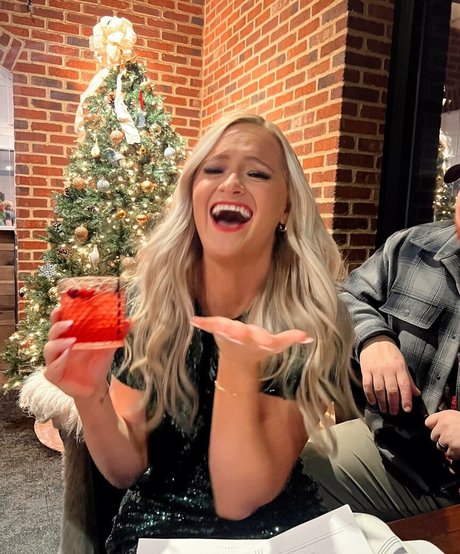 小さなお尻のオンリーファンズ 美しいxxx 写真