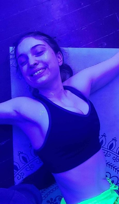 アナル指入れ オンリーファンズ ポルノ 画像