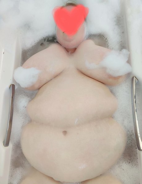 Expandabelly アダルトスター ギャラリー