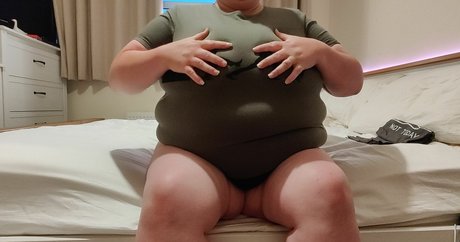 Expandabelly かわいいポルノスター アーカイブ