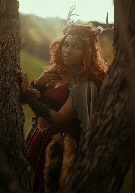 Mica Burton 完璧な女優 写真