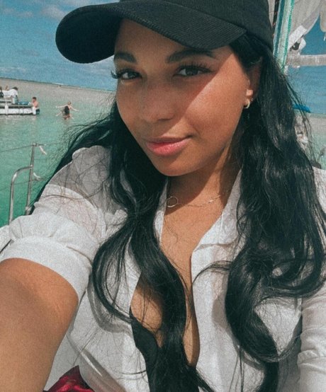 Mica Burton かわいいモデル 写真